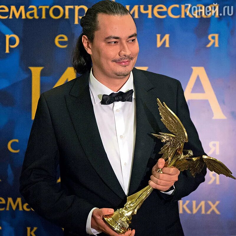 Жора крыжовников википедия национальность настоящее имя. Жора крыжовников и юлия александрова. Андрей першин режиссер. Жора крыжовников википедия национальность настоящее имя. Жора крыжовников фото.