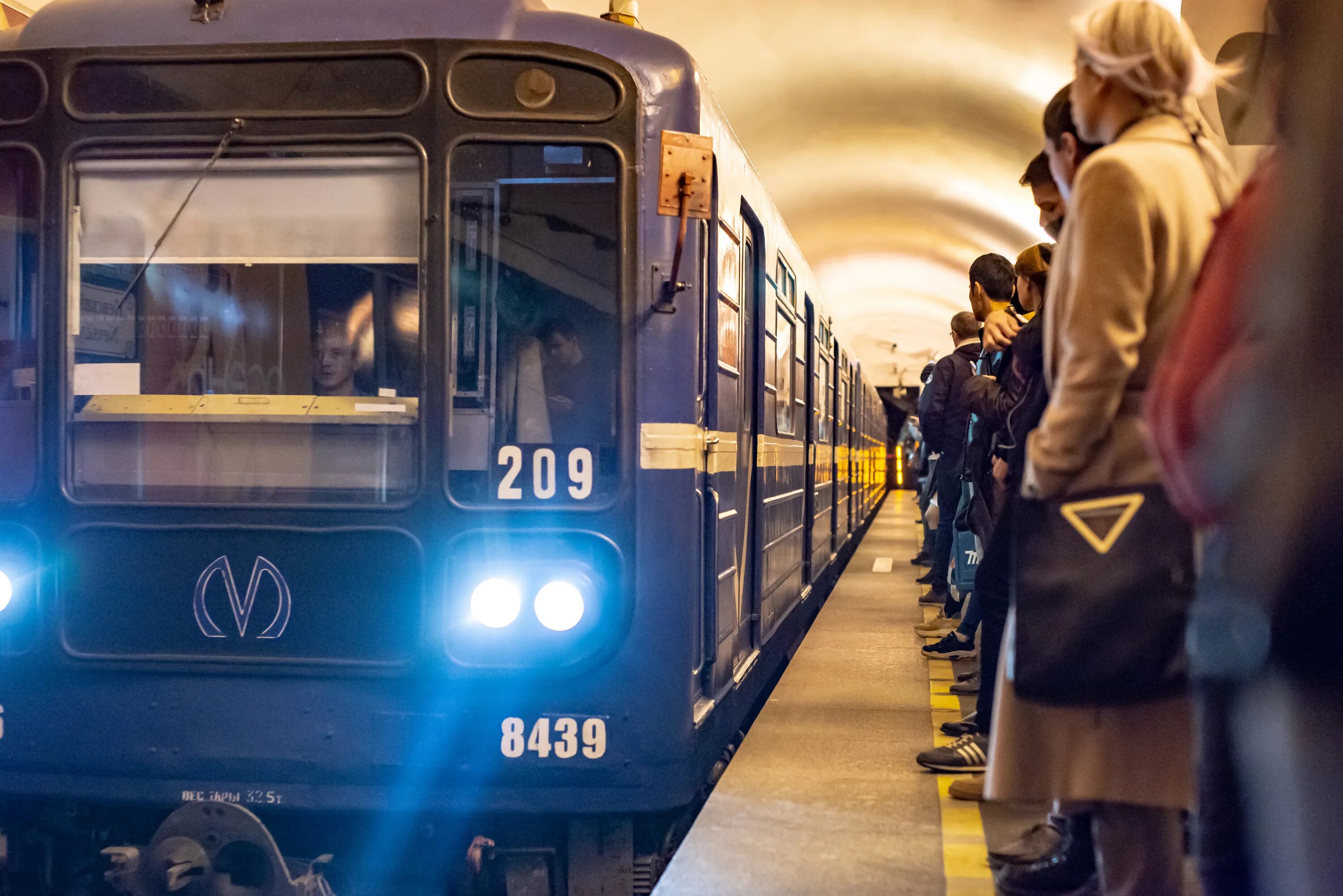 Метропоезд Санкт-Петербурга. Поезда метрополитен СПБ. Поезда метро метро Санкт-Петербурга. Поезд метро.