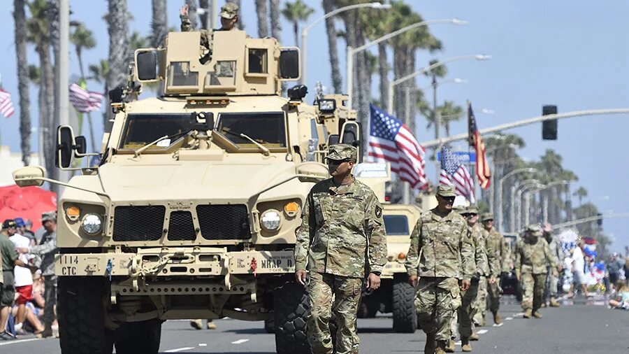 Парад в сша. Военный парад в США. Парады войск в США. Парад американских войск. Парад армии США.