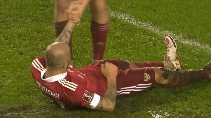 Забили в свои ворота. Карикатуры на футбольную тему. Маслов автогол. Забили в свои ворота. Кудряшов автогол хорватия.