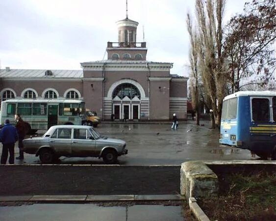 Вокзал каменск шахтинский. Станция Каменская Каменск-Шахтинский. ЖД вокзал Каменск-Шахтинский. ЖД вокзал Каменская. Каменская станция Ростовская.