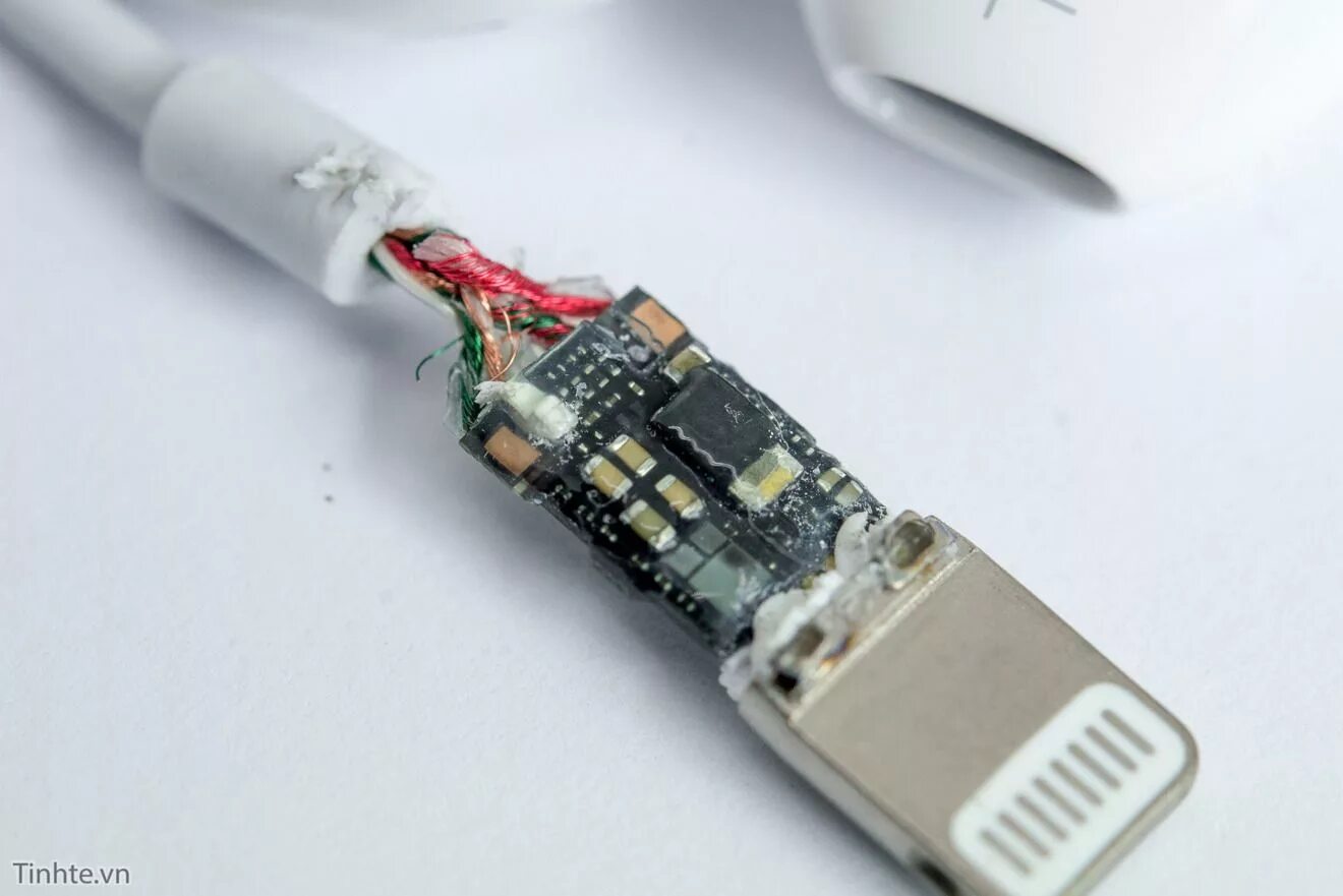 Iphone lightning. Распиновка наушников iphone 7 лайтинг. распайка наушников iphone lightning. usb lightning кабель распайка iphone 7. лайтнинг 5 айфон.
