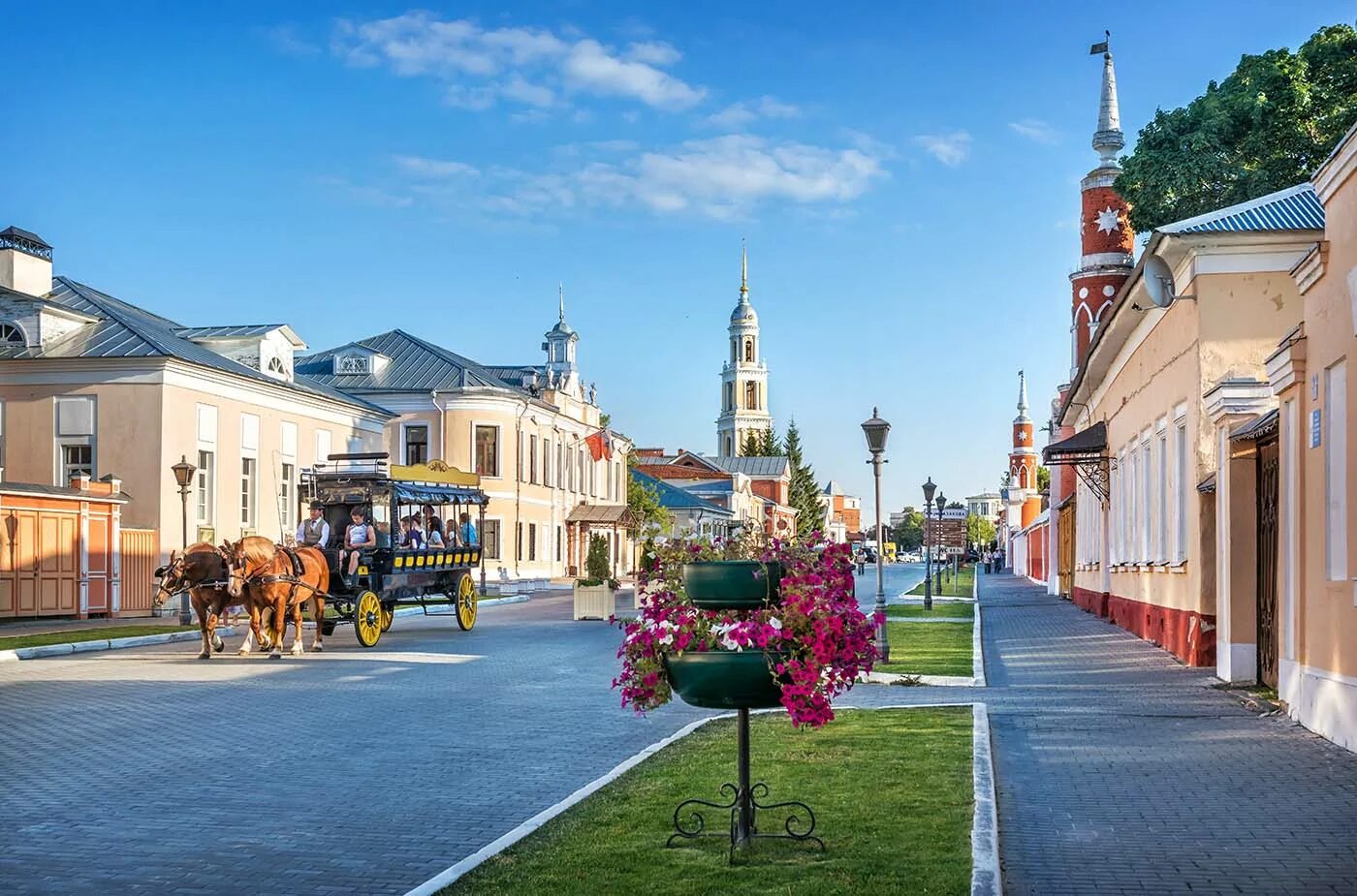 Коломна арбатская. Улица Лажечникова Коломна. Арбатская улица Коломна. Карета Коломна. Коломна Кремль улица Лажечникова.