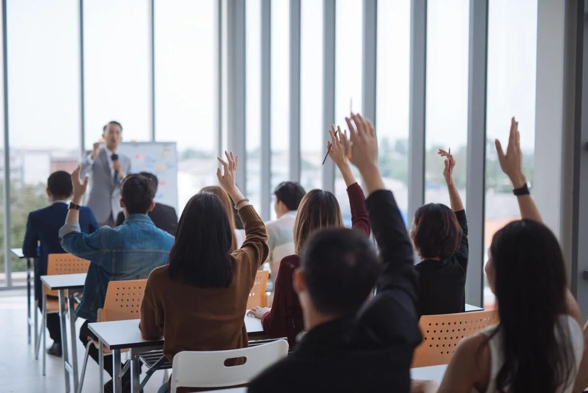 Students conference. Бизнес тренинг. Научный семинар. Бизнес образование. Тренинг семинар в школе.