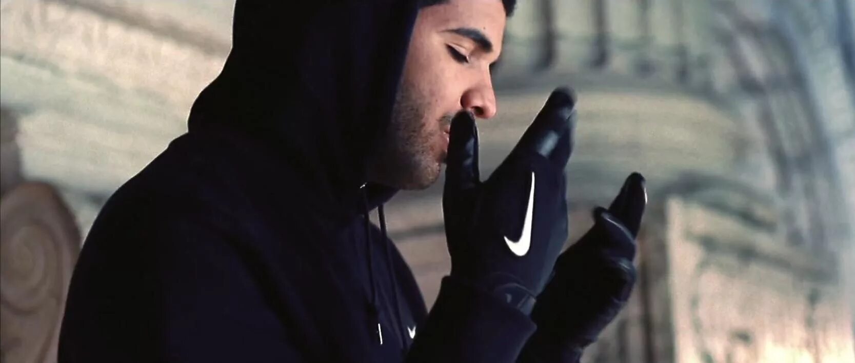 Nike drake. Drake certified loverboy. Дрейк клип. Nike drake. Nike drake nocta.