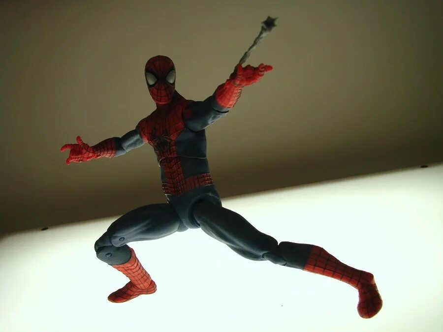 Spider man action figure. Марвел селект человек паук. marvel select spider man 2. фигурка человек паук - unmasked spider-man 2. игрушки человек паук 2002.