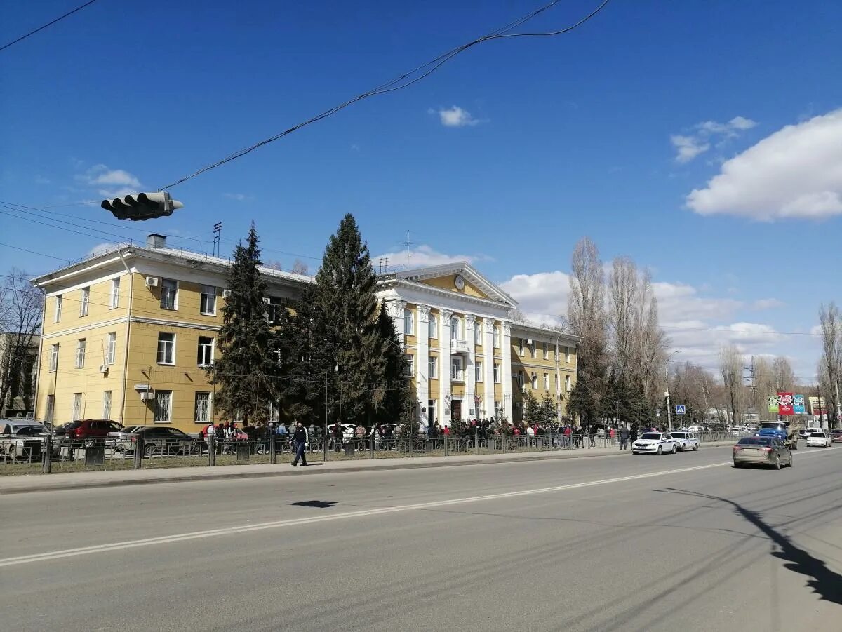 Банки заводского района саратова. Администрация заводского района Саратов. Администрация заводского района. Саратов заводской район. Администрация Саратова.