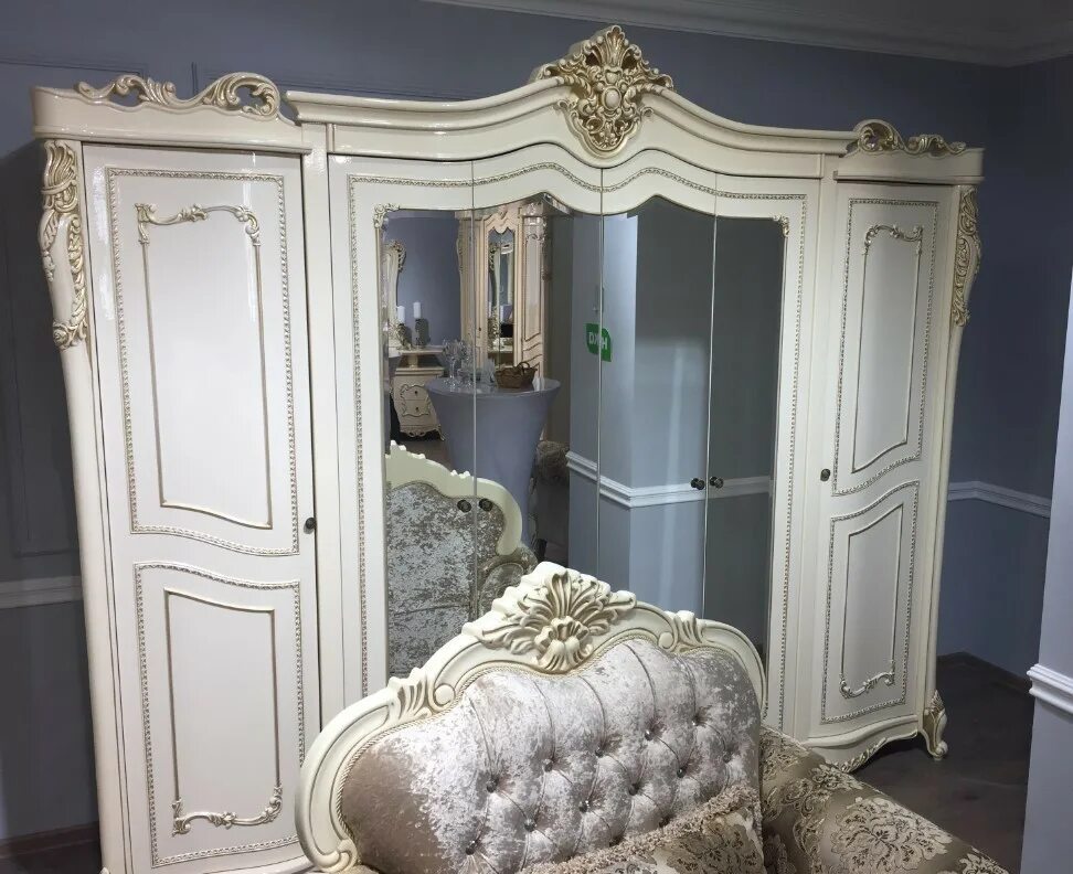 Киргу махачкала телевизоры. Макберри фасад риальто. Стенка бриджит фабрика аванти. Киргу махачкала телевизоры. Телевизор в городе.