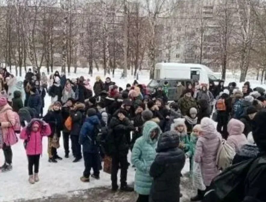 Отмена школ ульяновск. 62 Школа Ульяновск. Школа 62 Ульяновск 2022. 56 Школа Ульяновск.