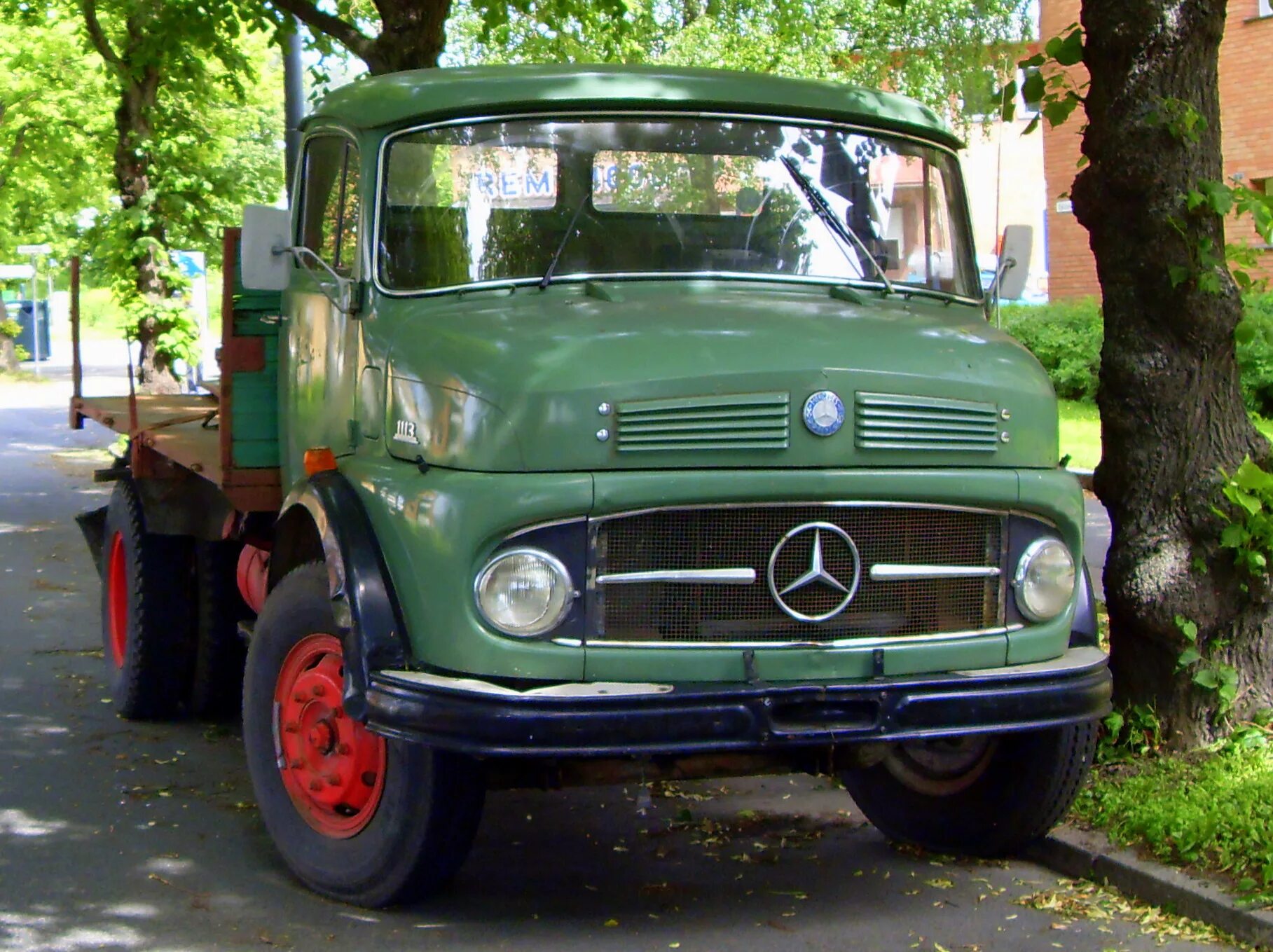 Старый грузовик мерседес. Mercedes-benz lp333 1958 г. Mercedes-benz l1111. Старый грузовик мерседес. Мерседес бенц lp.