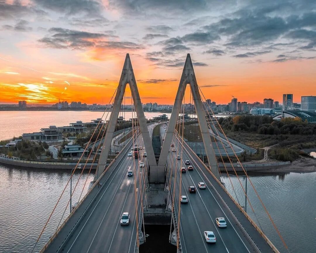 Что такое миллениум. Мост Миллениум Казань. Мост Миллениум Казань 2022. Миллениум в Казани мост Миллениум. Мост Миллениум Казань ночью.