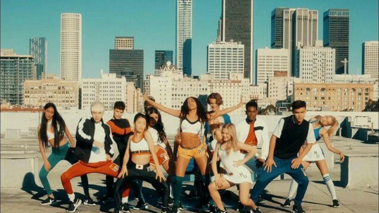 Сити песня слушать. НАУ Юнайтед. Now United участники. Now United города. Summer in the City.