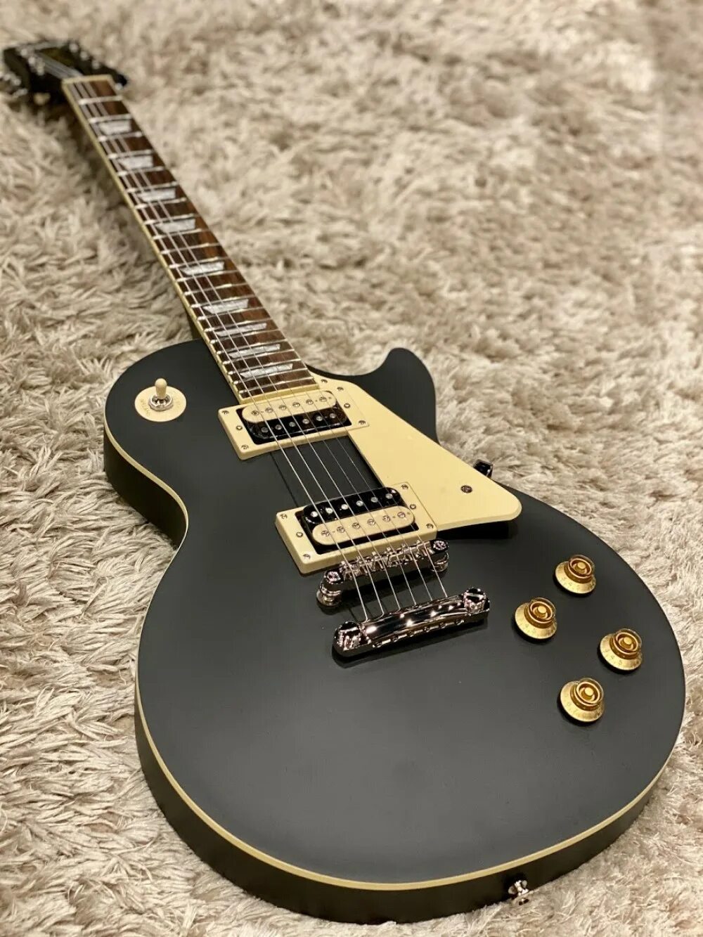 Epiphone les Paul Classic ebony. Epiphone les Paul Classic. Epiphone les Paul Classic worn ebony. Epiphone les Paul Classic worn 2023 Purple. Epiphone ebony