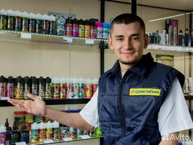 Требуются в вейпшоп. Мега белая дача вейпшоп. Продавец в вейп шоп вакансии. Работа в вейпшопе. Продавец vape shop.