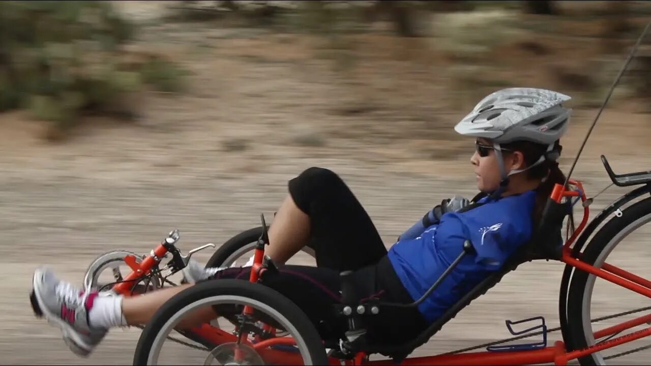 Кататься на велосипеде. Rode her bike. Rode her bike. Парень с девушкой на велосипеде. Riding electric bikes.