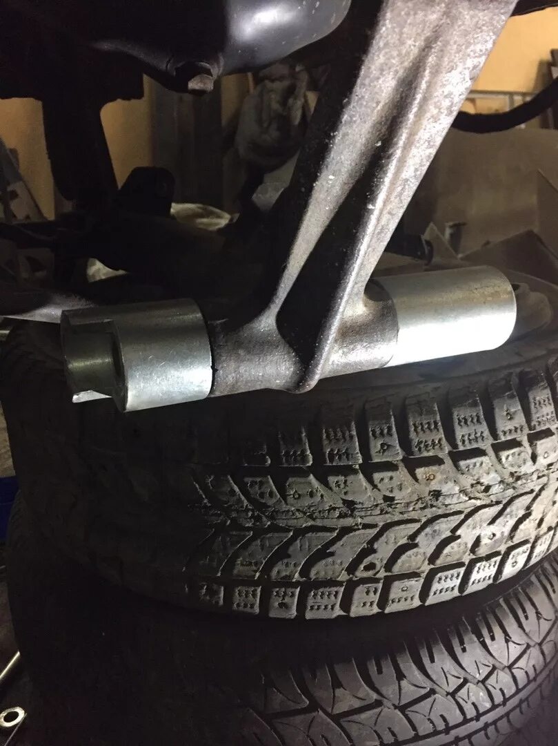 Кастер нижних рычагов нива. Кастер на ваз 2107. Шевроле нива нива 3 рычага нива. Кастер нива. Кастер нива.