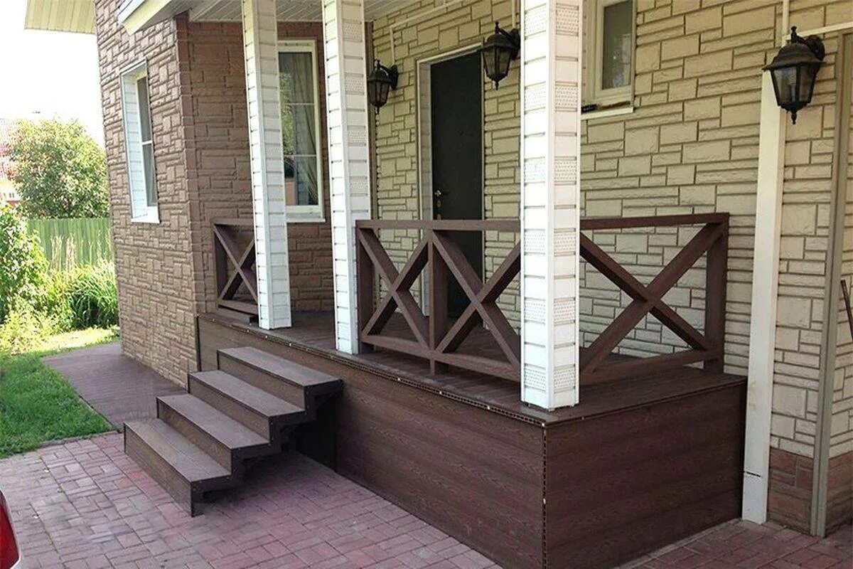 Красивое крыльцо. Крыльцо декинг. Крыльцо из террасной доски. Обшить крыльцо. Крыльцо к деревянному дому.