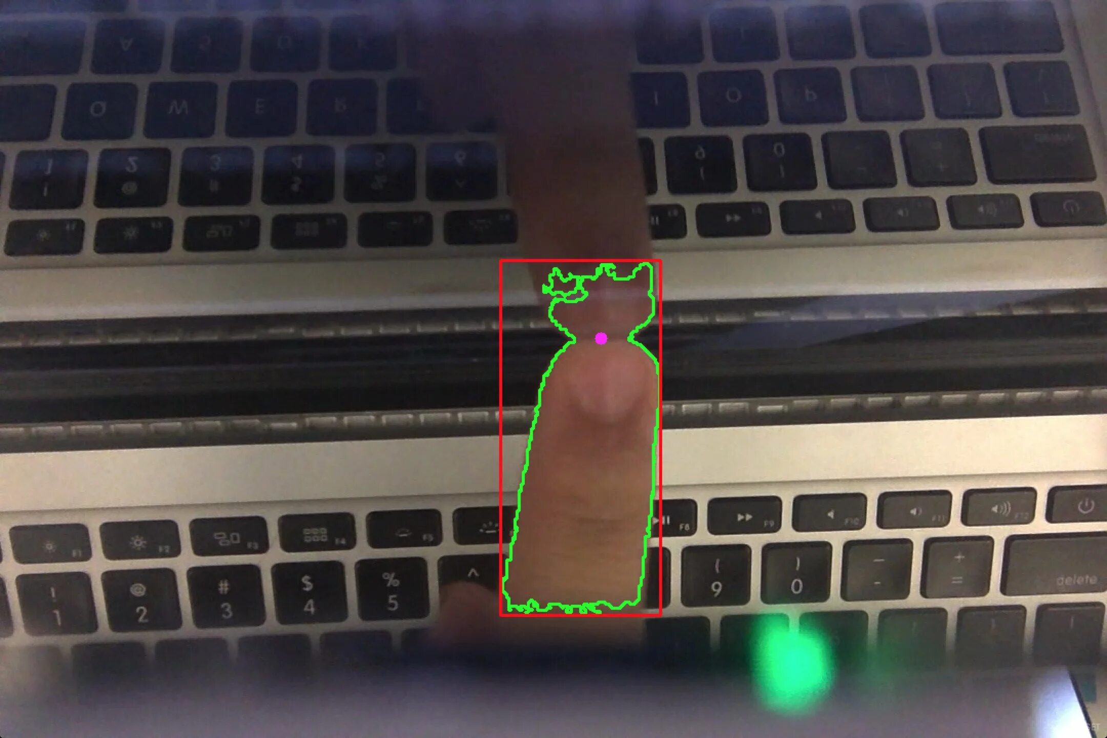 Точки на экране что делать. Тачскрин на ноутбуке. Ноутбук с сенсорным экраном. Как сделать сенсорный экран на ноутбуке. Сенсор экрана ПК.
