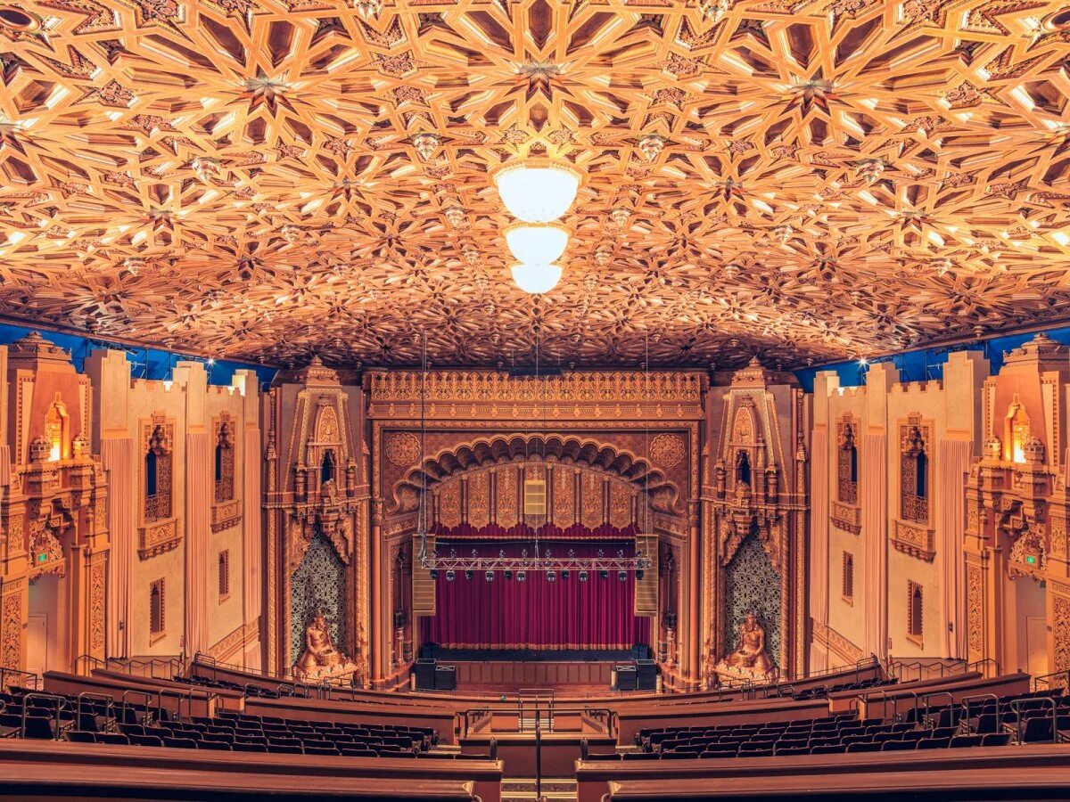 Прекраснейший театр. Театр фокс окленд. кинотеатр парамаунт окленд. paramount theater (окленд, калифорния). кинотеатр paramount окленд (калифорния, сша).