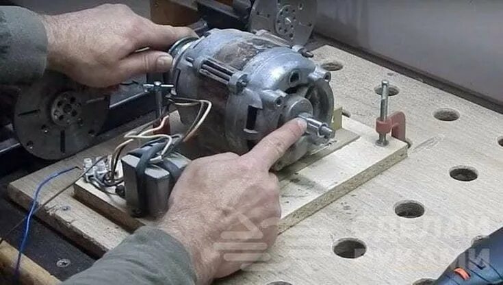 Как закрепить электродвигатель