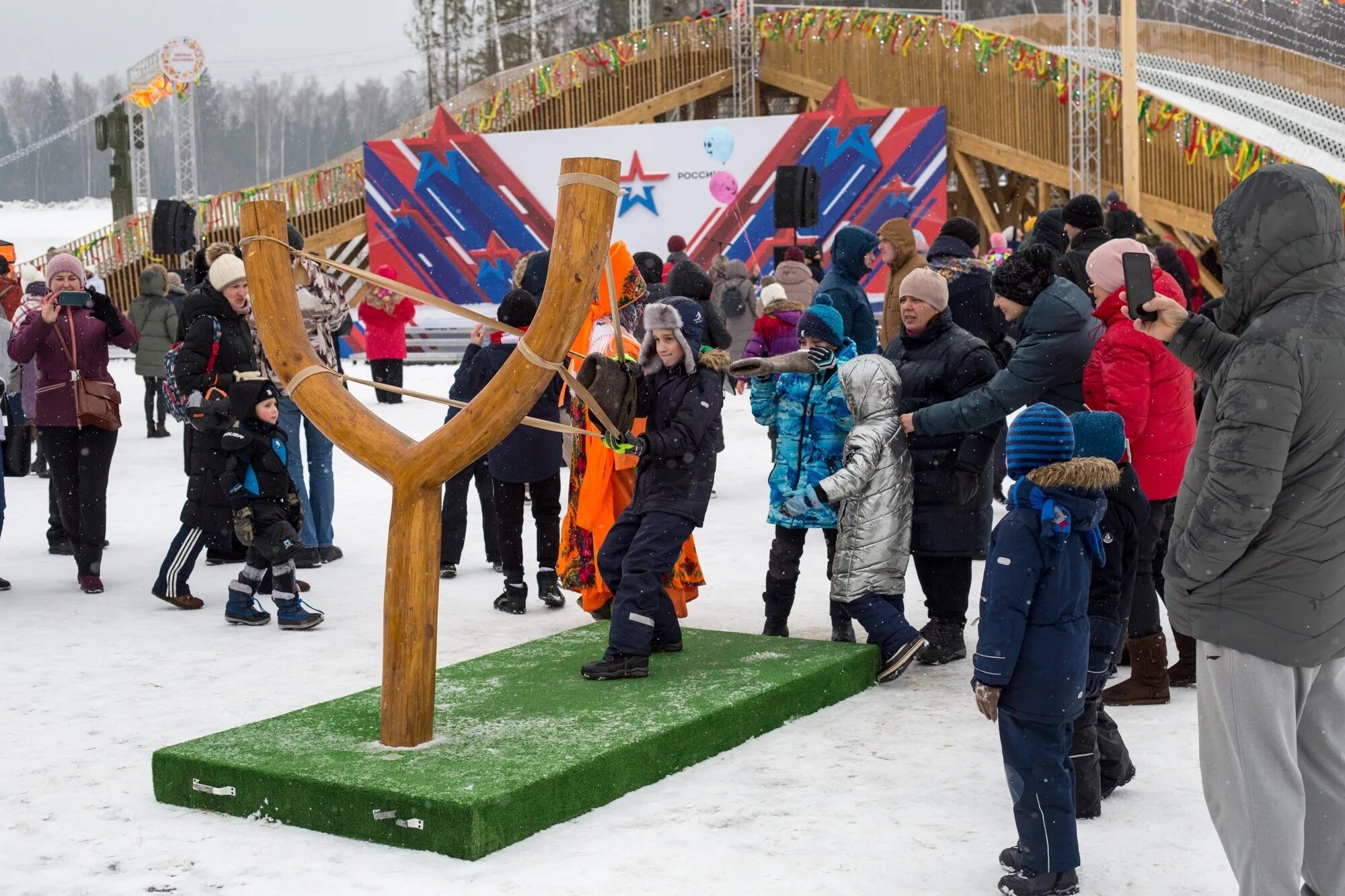 Масленица 2024 в сосновке спб. Парк Южное Бутово Масленица 2023. Масленица в храме Вооруженных сил. Таганский парк Масленица 2024. Сормовский парк Масленица 2024.