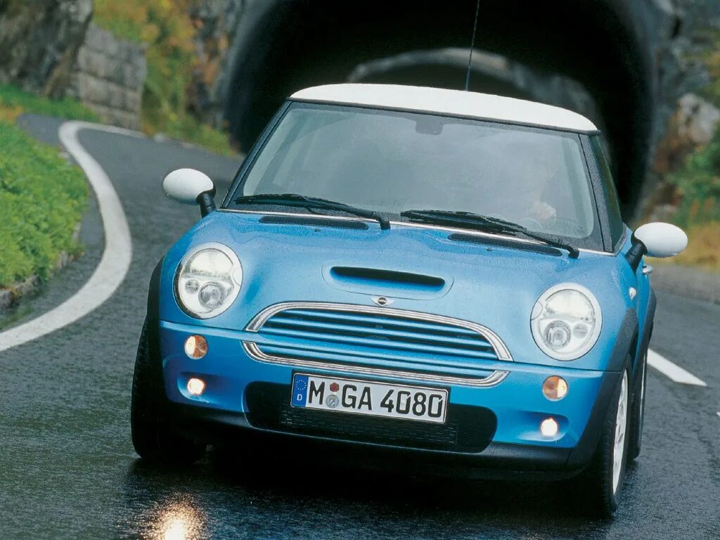 Продажа б у мини. Mini Cooper 2001-2006. Мини Купер 2001. Mini Cooper s r53. Мини Cooper s 2001.