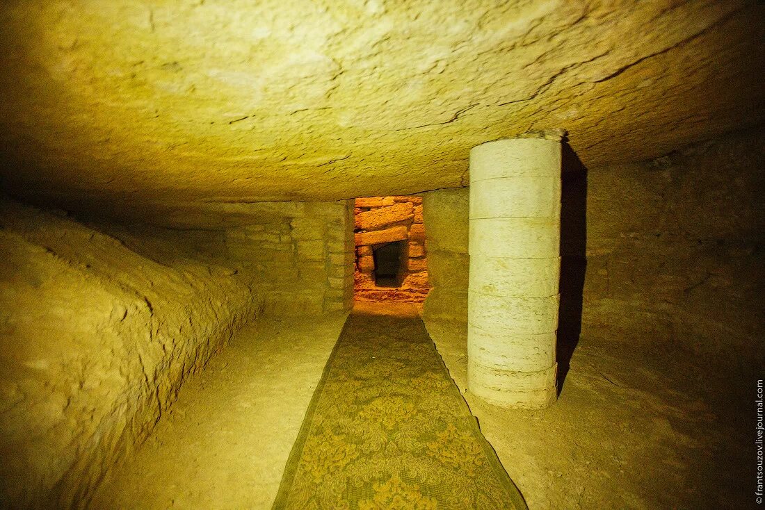 Подземная мечеть бекет-ата. Шакпак-ата - подземная мечеть в мангистауской области. Подземная мечеть. Подземная мечеть шакпак-ата. Шакпак ата мечеть.