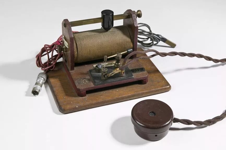 Как заряжать радиоприемник. Детекторный приёмник crystal radio. детекторный радиоприемник 1921. кпе для детекторный приемник. детекторный радиоприемник лбова.