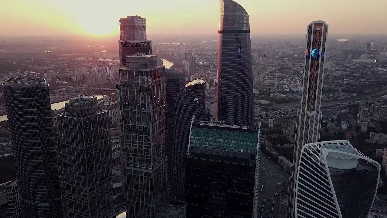 Тестовская, дом 10). Москва сити видел. Москва сити видео. Новые высотки москвы. Москва сити оранжевая башня.