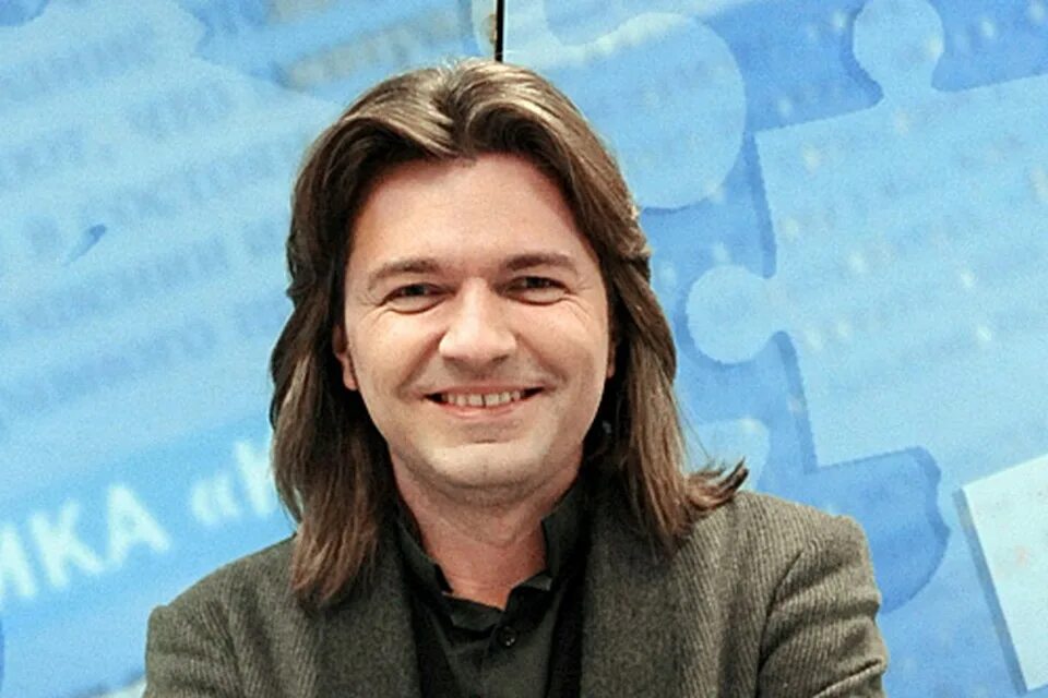 дмитрий маликов сейчас. дмитрий маликов. дмитрий мальков. маликов аверин. дмитрий маликов с цветами.