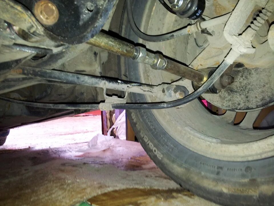 Делают ли развал задних колес. Тяга развала задняя toyota rav 4. задние колеса развал honda accord 10. хонда одиссей развал задних колес. развал схождения на honda hrv 1998 заденей.