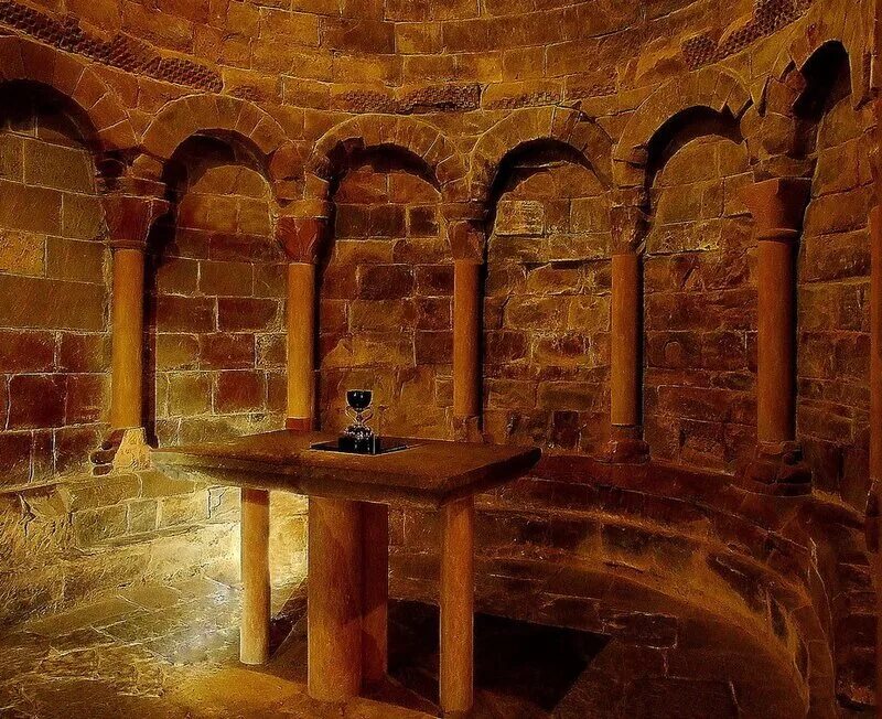 Проклятый грааль арт. Святой грааль роза. Таро грааль нарушенных клятв. Чаша грааля что символизирует. The innocence of father brown.