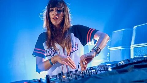 Dj b
