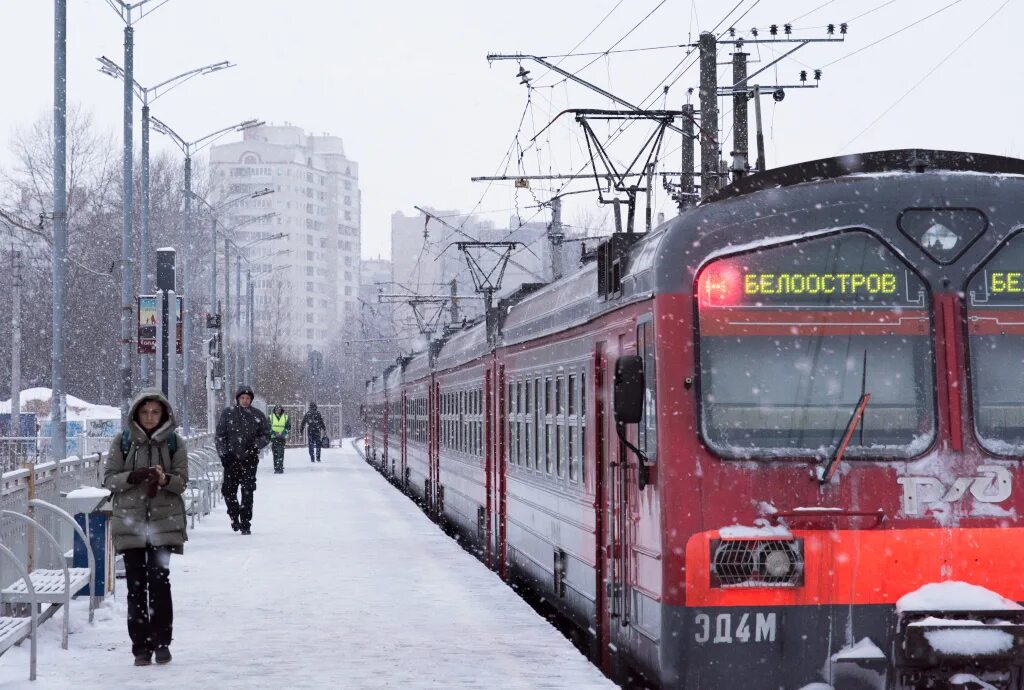 Электричка киров буреполом. Железнодорожный локомотив. Пост электричка. Русские поезда. Пост электричка.