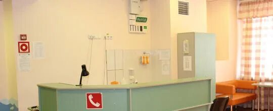 лечебный центр на ул. вывеска детской клиники. здоровое детство екатеринбург. лц детство. ребенка в медцентре.