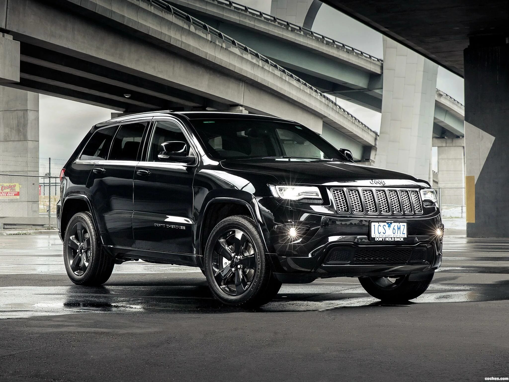 Машина джип черная. Jeep Grand Cherokee 2015 черный. Jeep Grand Cherokee wk2. Джип Гранд Чероки 2015 черный. Jeep Grand Cherokee wk2 2017.