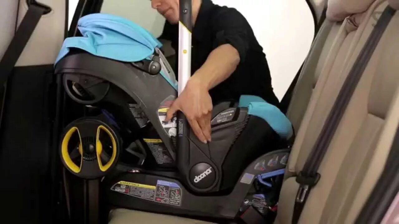 Какие коляски можно в самолет ручную кладь. Latch base doona. doona from car seat. коляски car seat. doona автолюлька-коляска.