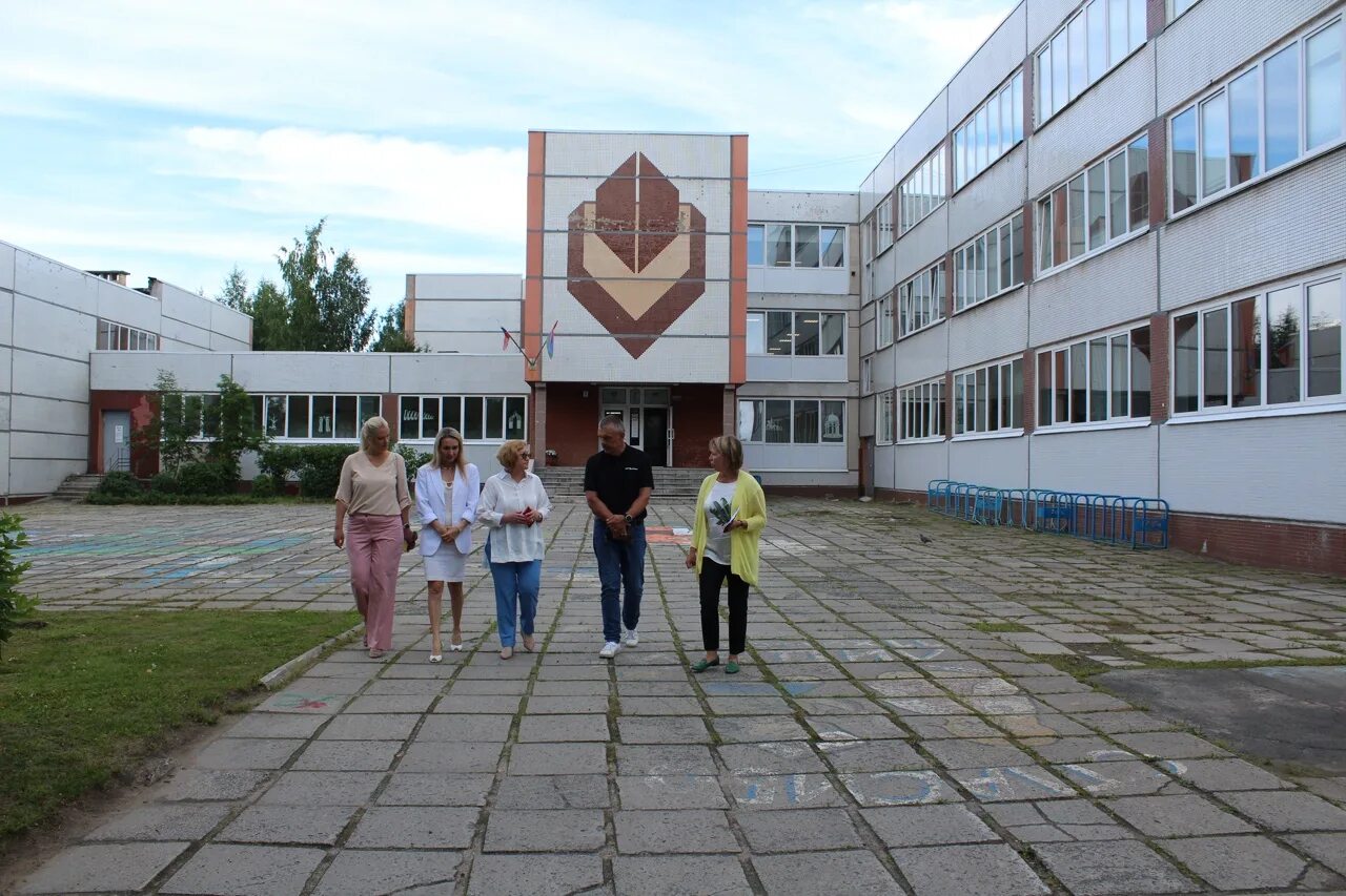 Школа 1 петрозаводск. Лицей 1 Петрозаводск. 13 Лицей Петрозаводск. Первый лицей Петрозаводск начальная школа. Петрозаводск лицей №12.