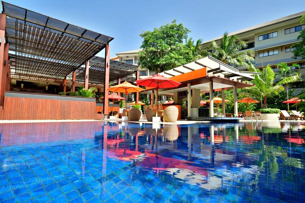 Destination phuket surin. Сурин бич резорт пхукет. тайланд новотель сурин бич. новотель пхукет резорт. novotel phuket surin 4*.