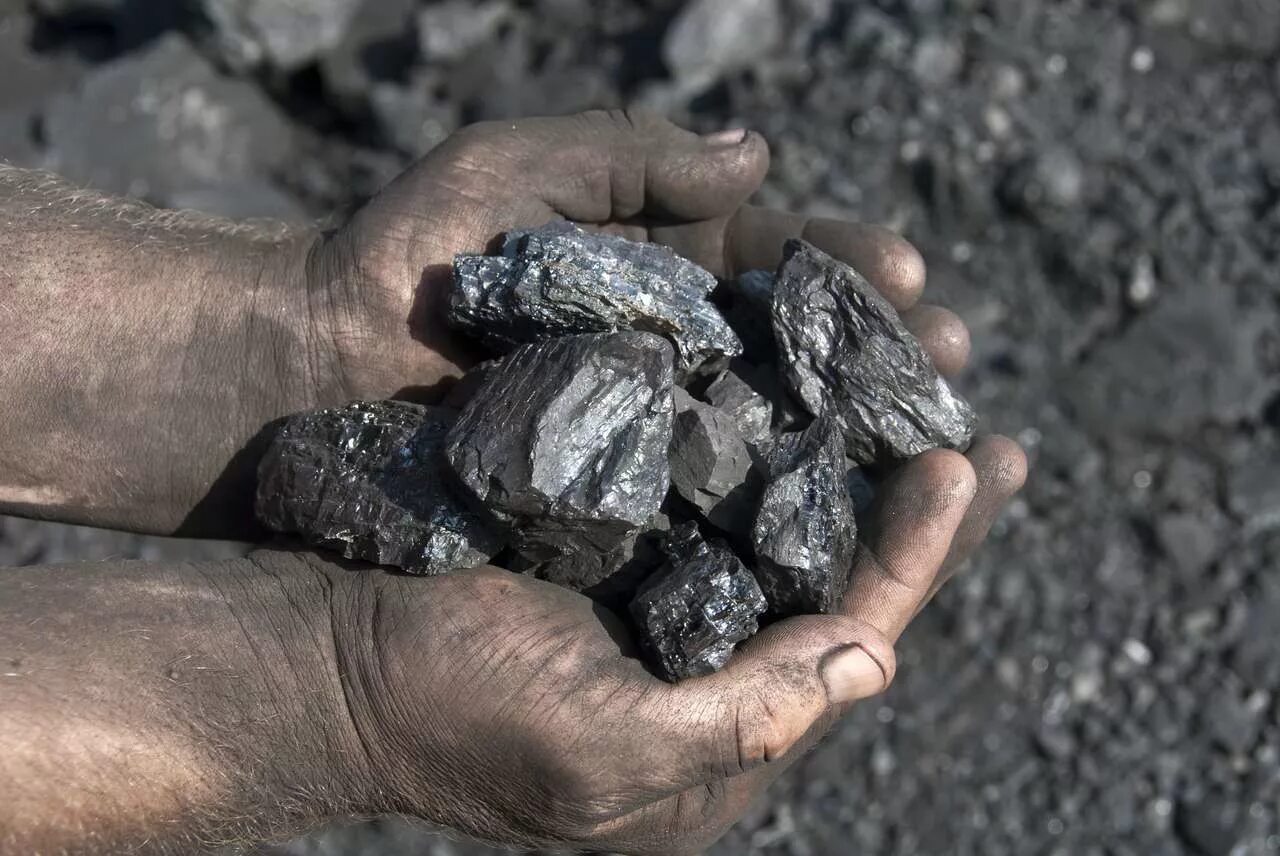 Каменный уголь антрацит. Каменный уголь Кузбасса. Угольная промышленность. Уголь руда.