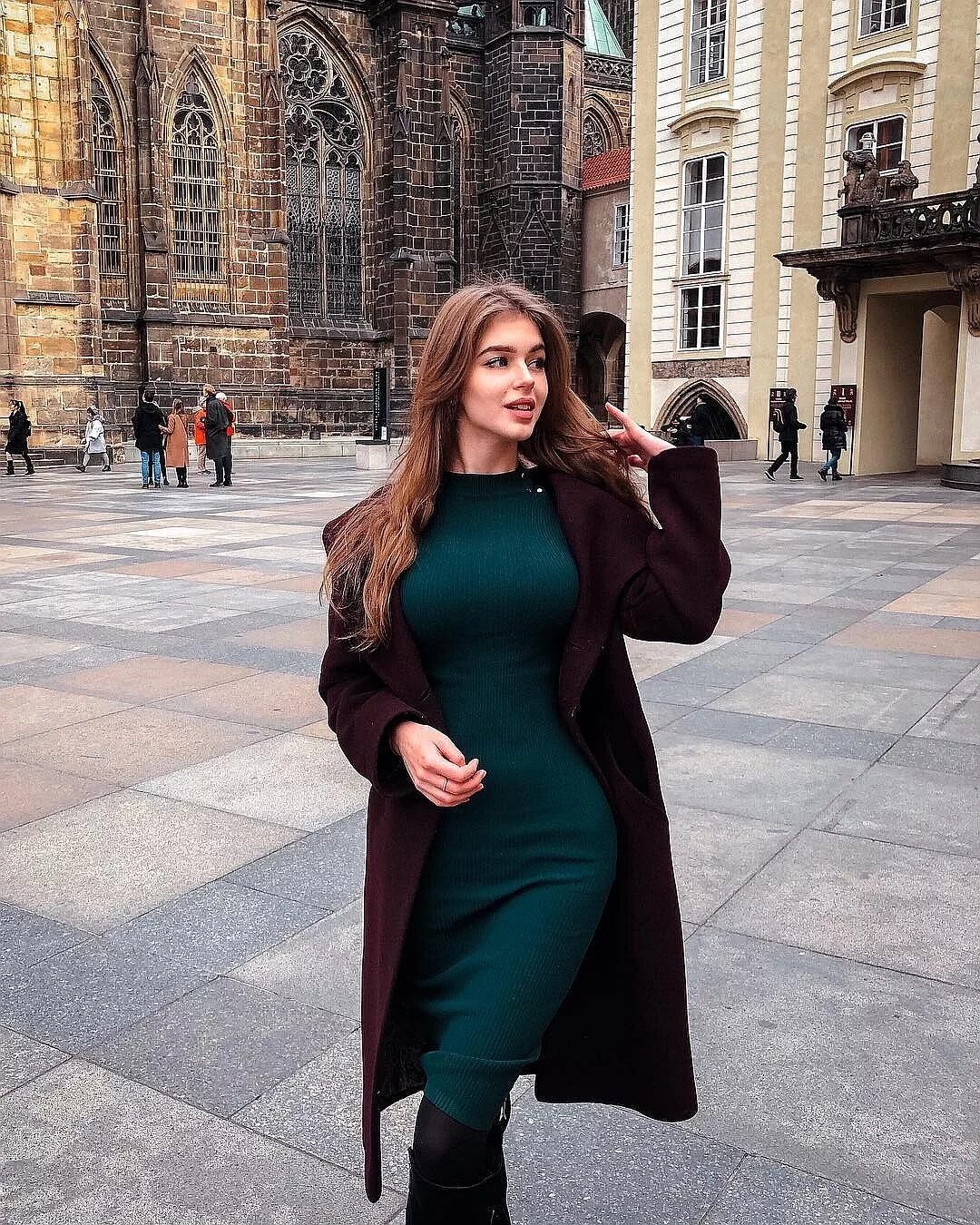 Девушка 2020 года. Яэль шелбиа модель. Приянка чопра йонас 2020. Сина дейнерт. Модель из израиля яэль шелбия.