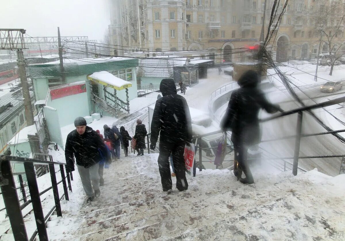 Время новости москва. Снегопад в Москве. Снегопад в Москве сейчас. Снег в Москве сейчас. Снегопад в Москве сегодня.