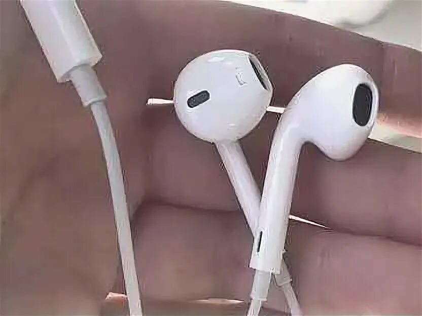 Наушники айфон не работает один наушник. Наушники earpods iphone 11. наушники apple iphone 7. наушники apple earpods 4. наушники apple 7 айфон.