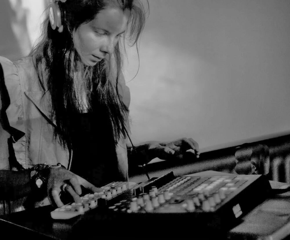 Shadowax концерт. Ishome исполнитель. Ishome мирабелла карьянова. Shadowax. Shadowax.