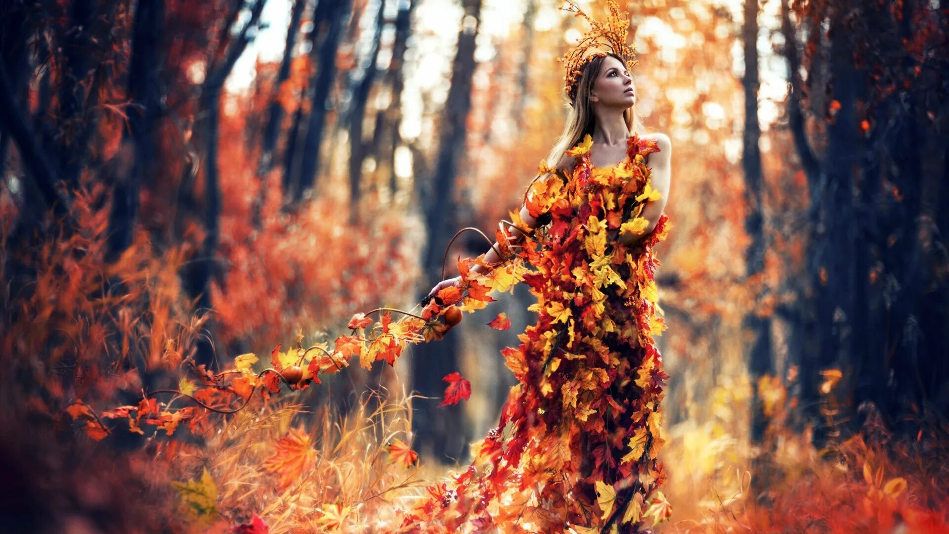 Женщина осень. Осенняя фотосессия. Девушка в осеннем лесу. Образы на осень. Олицетворение осени
