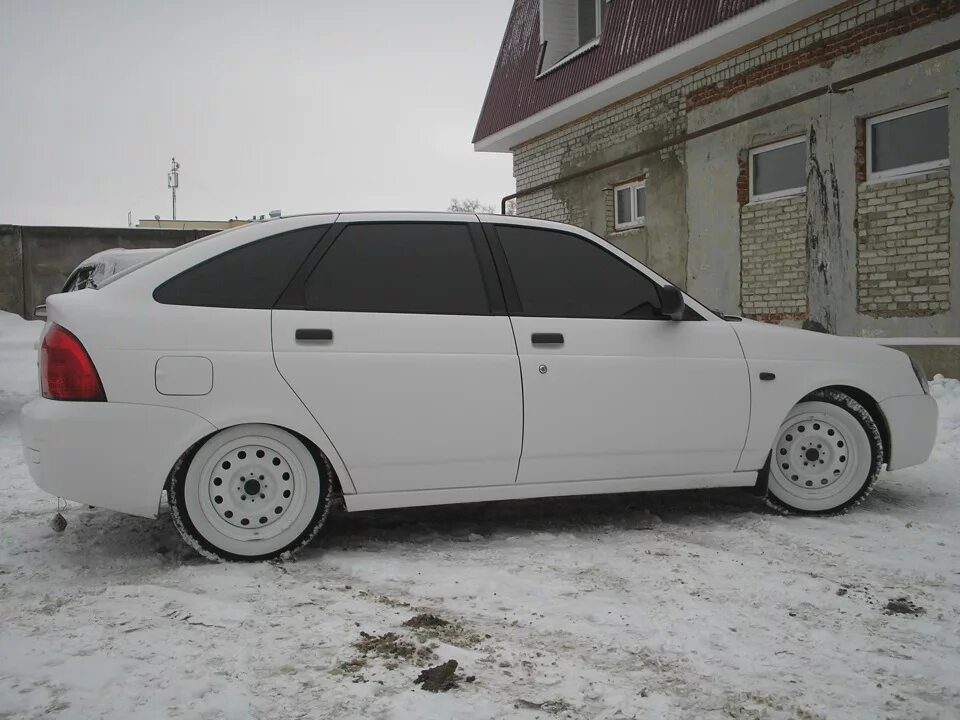 Колёса r14 на ваз 2114 штампы. Белые штампы. Штампы р14 приора. Приора на 14 штампах. Приора на 13 штампах.