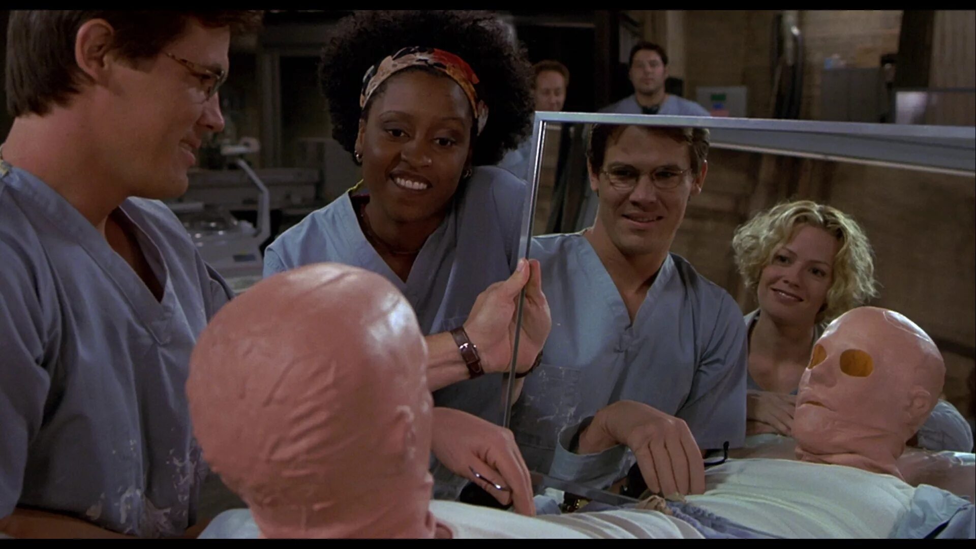 человек стал невидимым. человек-невидимка. незаметный человек. человек стал невидимым. невидимка 1998.