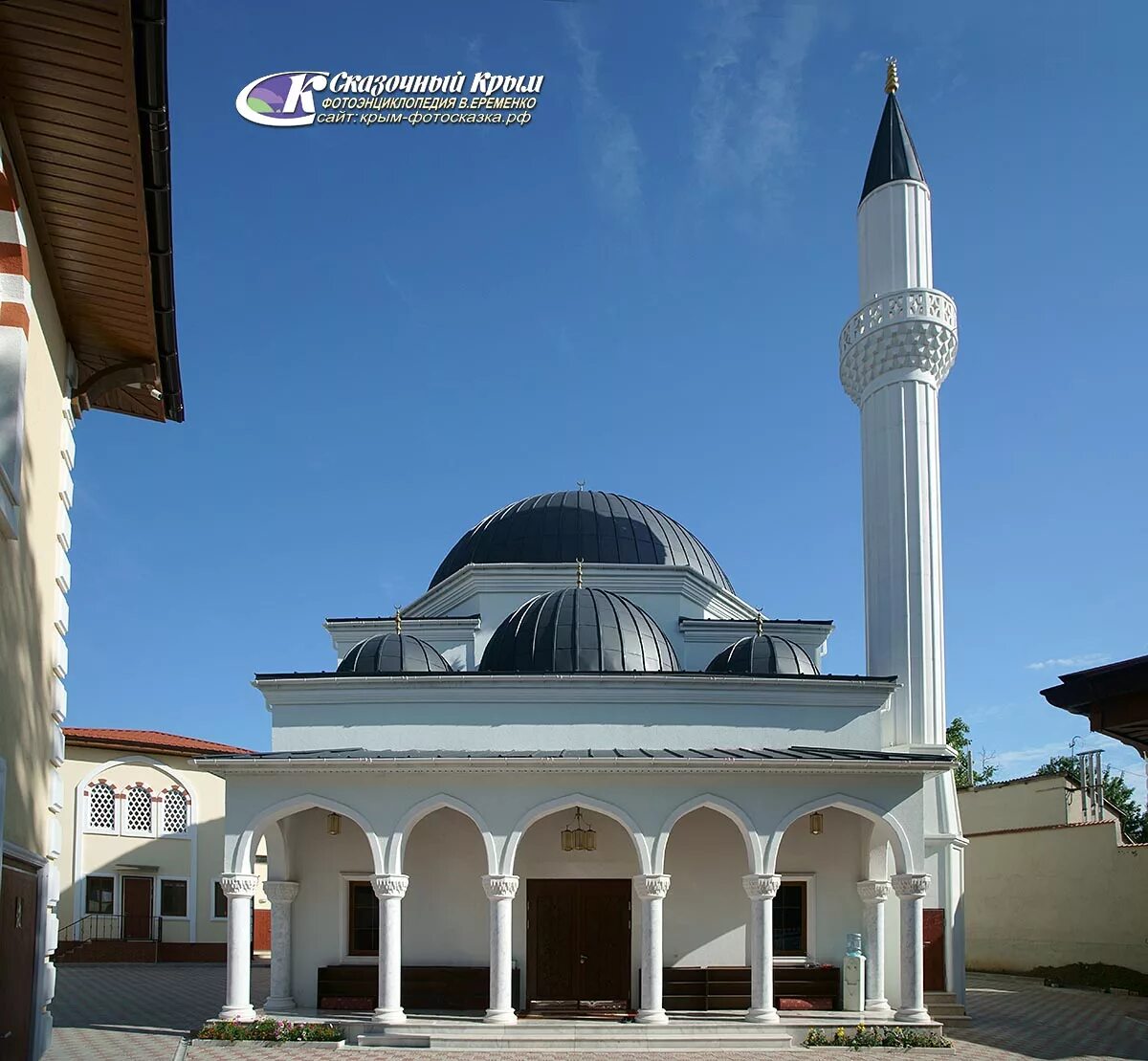 Мечеть кебир джами в симферополе. Дом ак мечеть. Мечеть кебир джами в симферополе. Дом ак мечеть. Мечеть кебир-джами внутри.