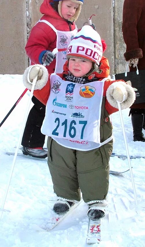 Юный лыжник. Юные лыжники. Молодые лыжники. Самый Юный лыжник Возраст. Фото юных лыжников 9 лет.