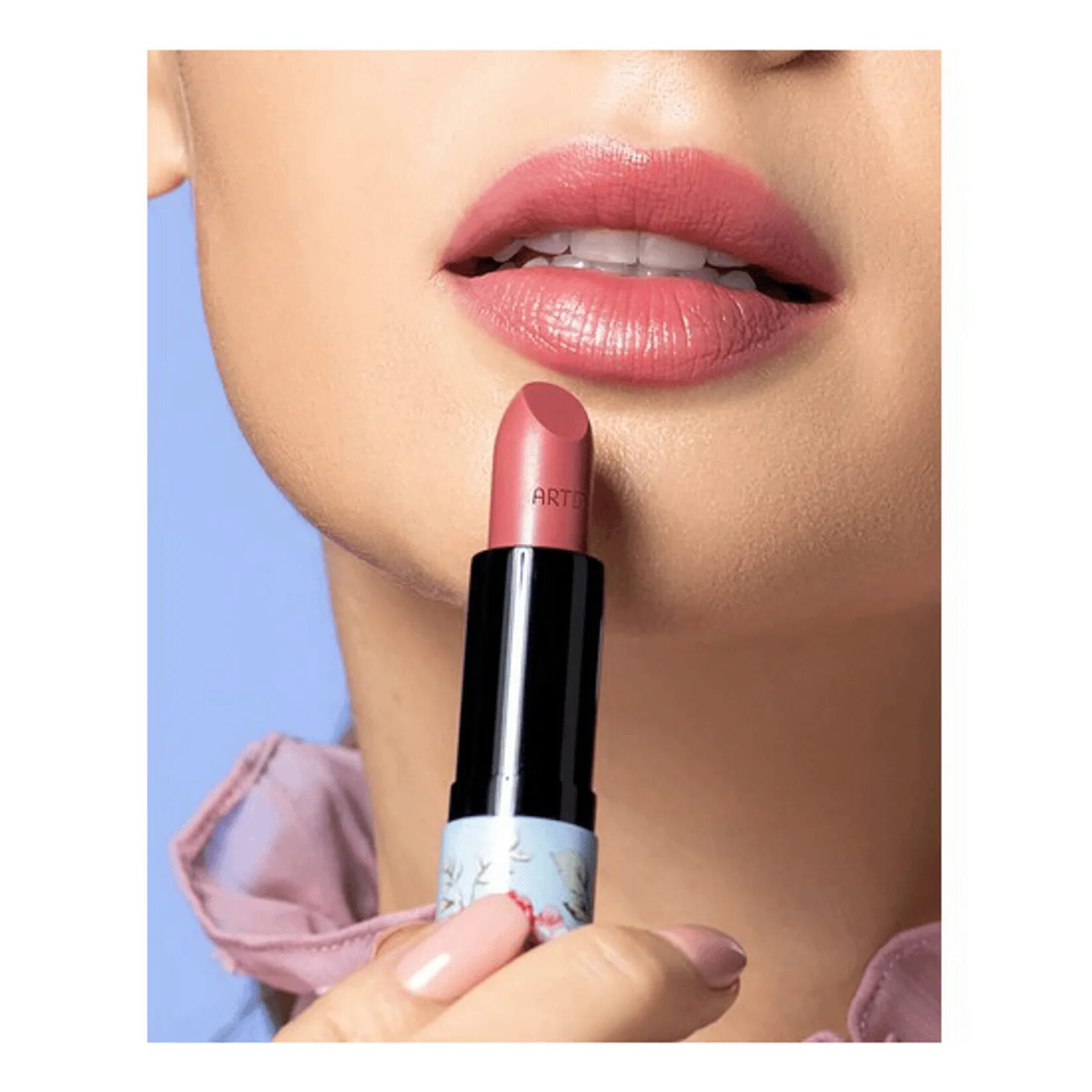 Увлажняющие помады для губ отзывы. Artdeco perfect Color Lipstick 882. Perfect Color Lipstick тон 830 Artdeco. АРТДЕКО помады Перфект колор. Artdeco помада для губ увлажняющая perfect Color Lipstick.